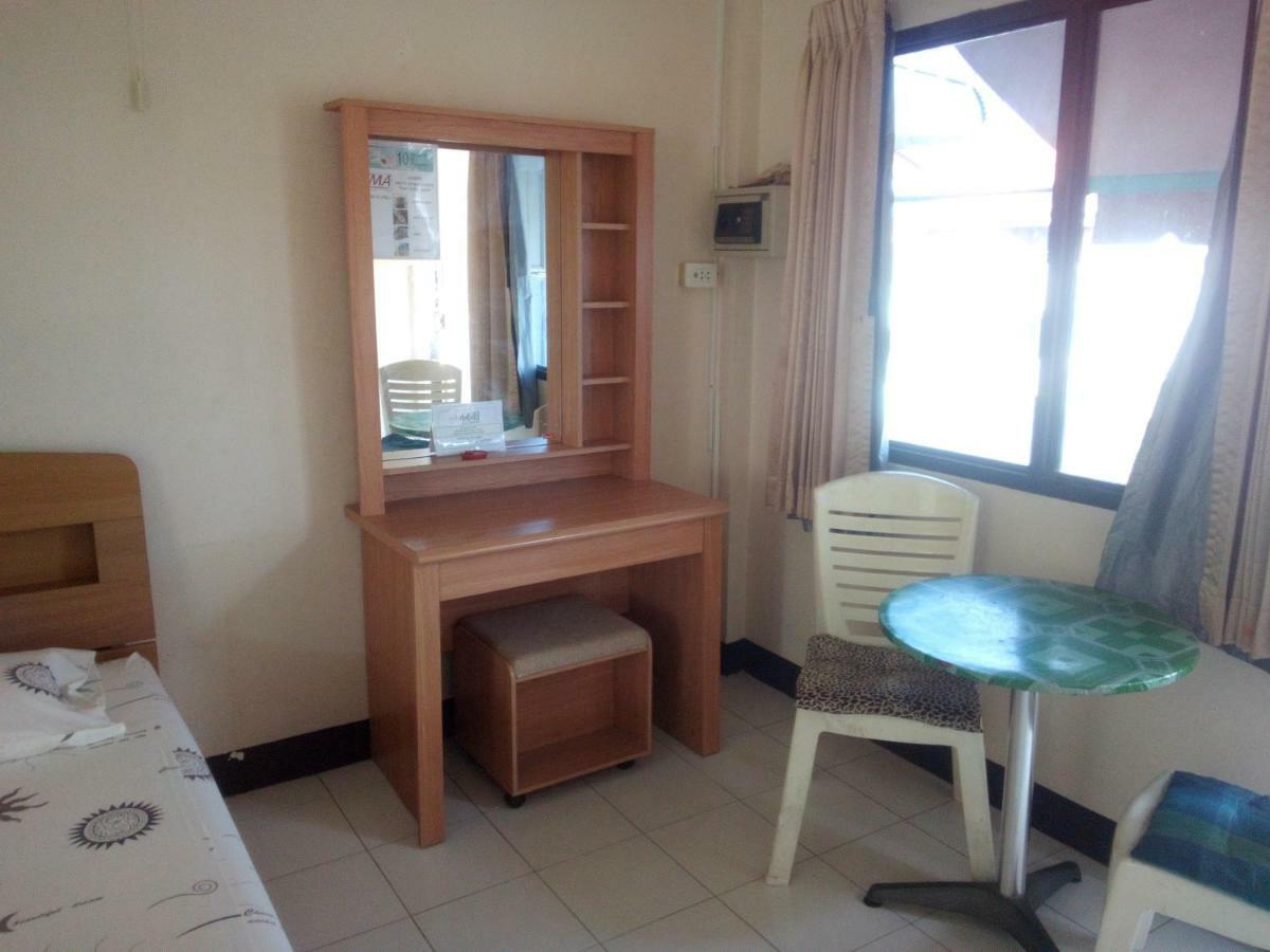 M & A Guesthouse Hua Hin Bagian luar foto