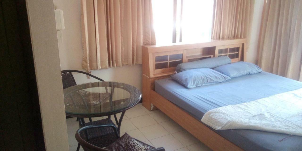 M & A Guesthouse Hua Hin Bagian luar foto