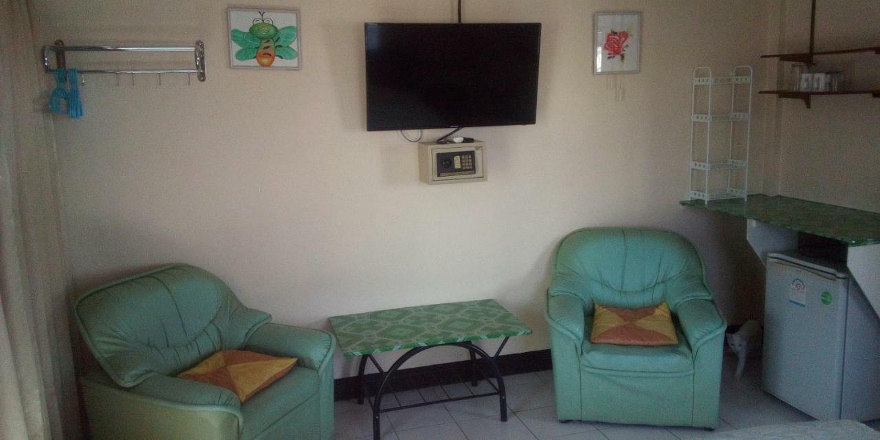 M & A Guesthouse Hua Hin Bagian luar foto